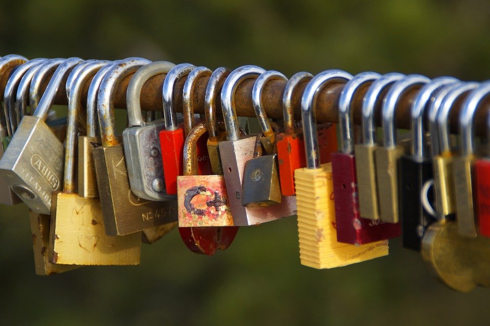 love-locks-2241608_960_720.jpg