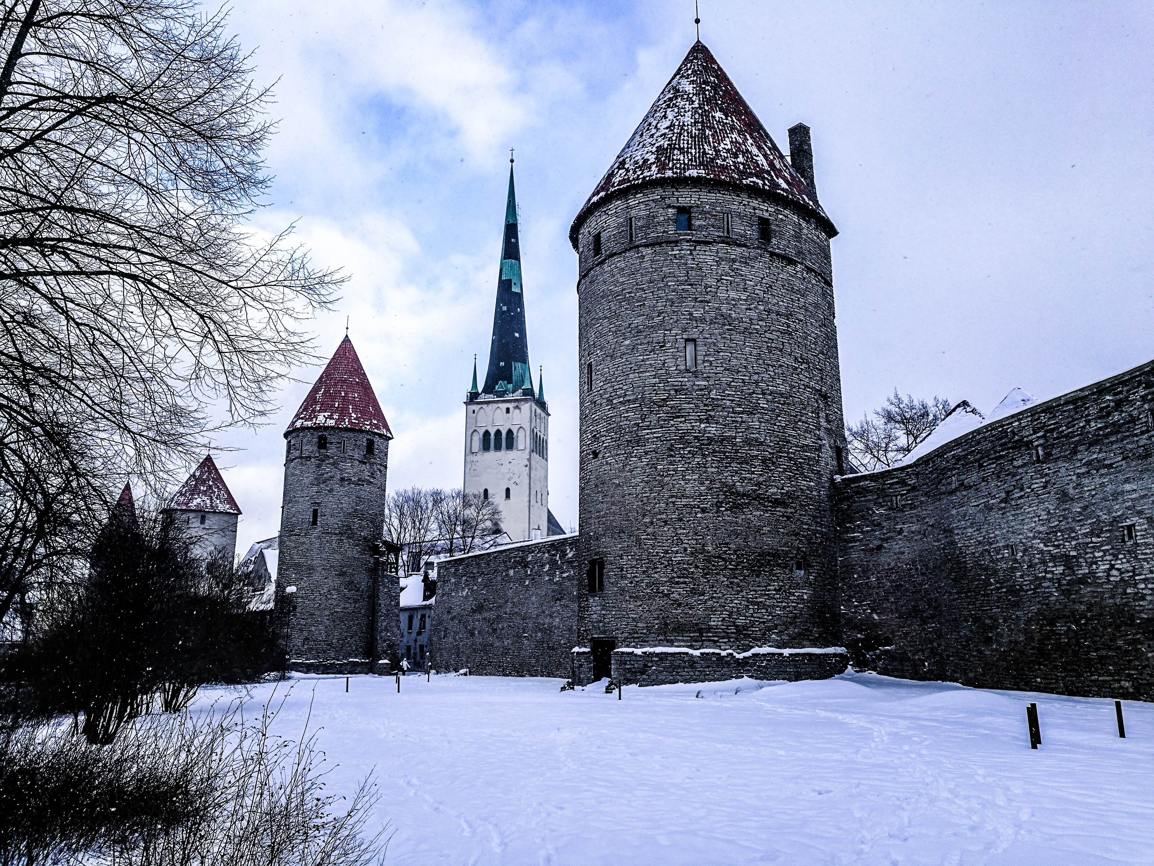 city-walls-of-tallinn-old-town.jpg