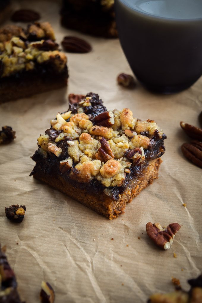 8-Layer Caramel Turtle Brookie Bars @Gringalicious.jpg