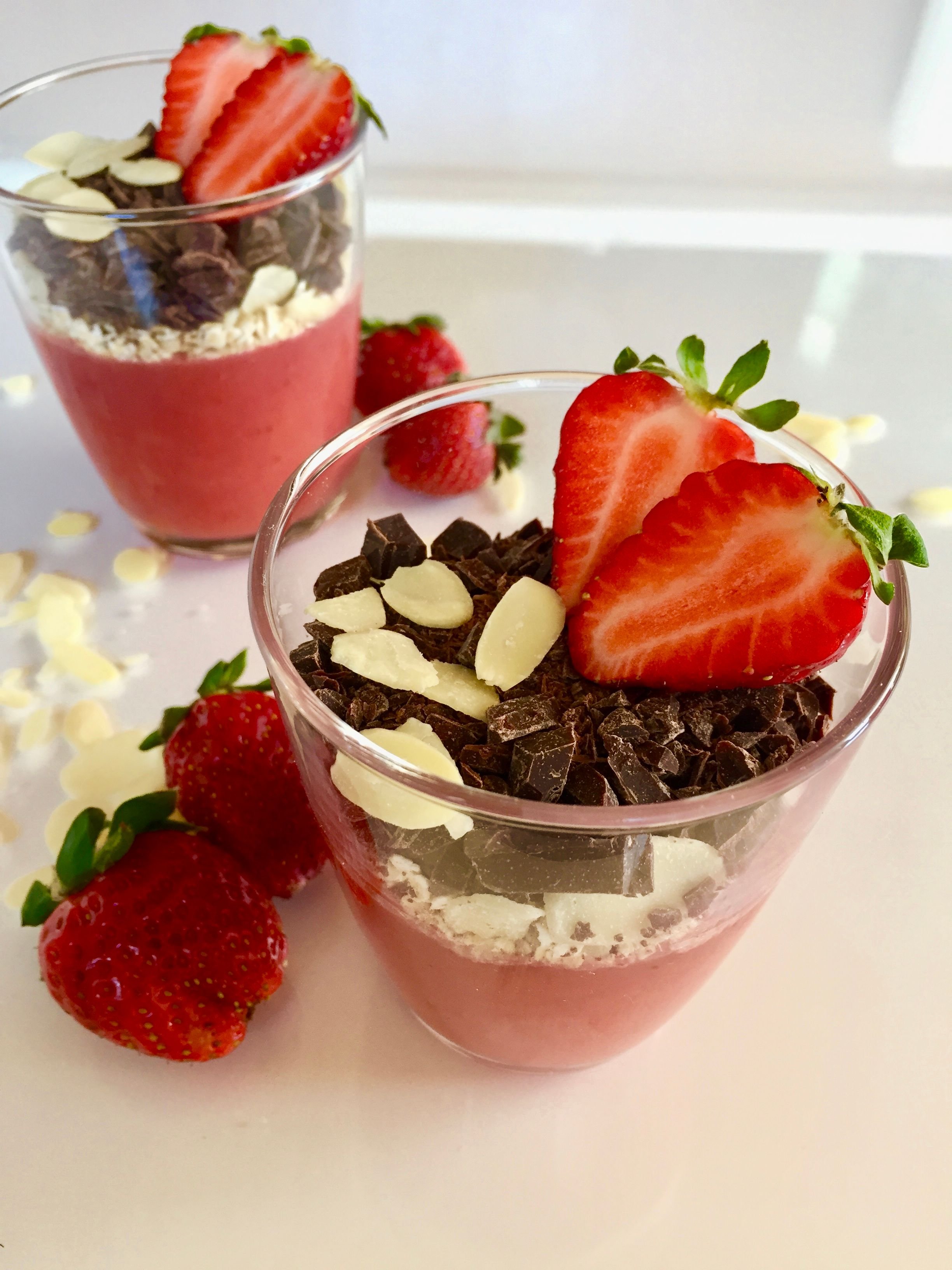 Strawberry Pudding with Chocolate 🍓🍫 – Vegan
