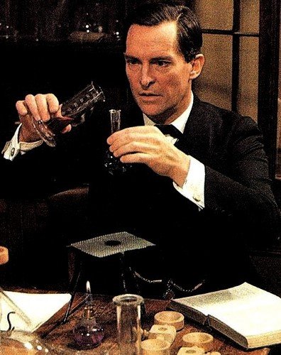 Jeremy-Brett-sherlock-holmes-33590936-396-500.jpg