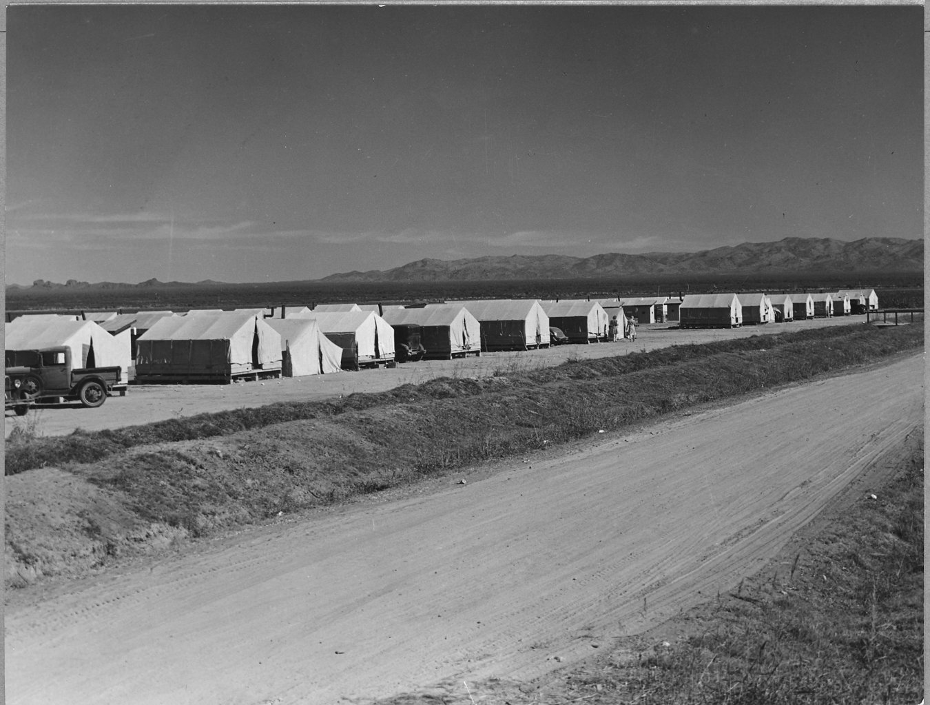 Cortar  Farms Pinal Cty Arizona. Segregated housing for cotton pickers NARA farm administration 1940.jpg