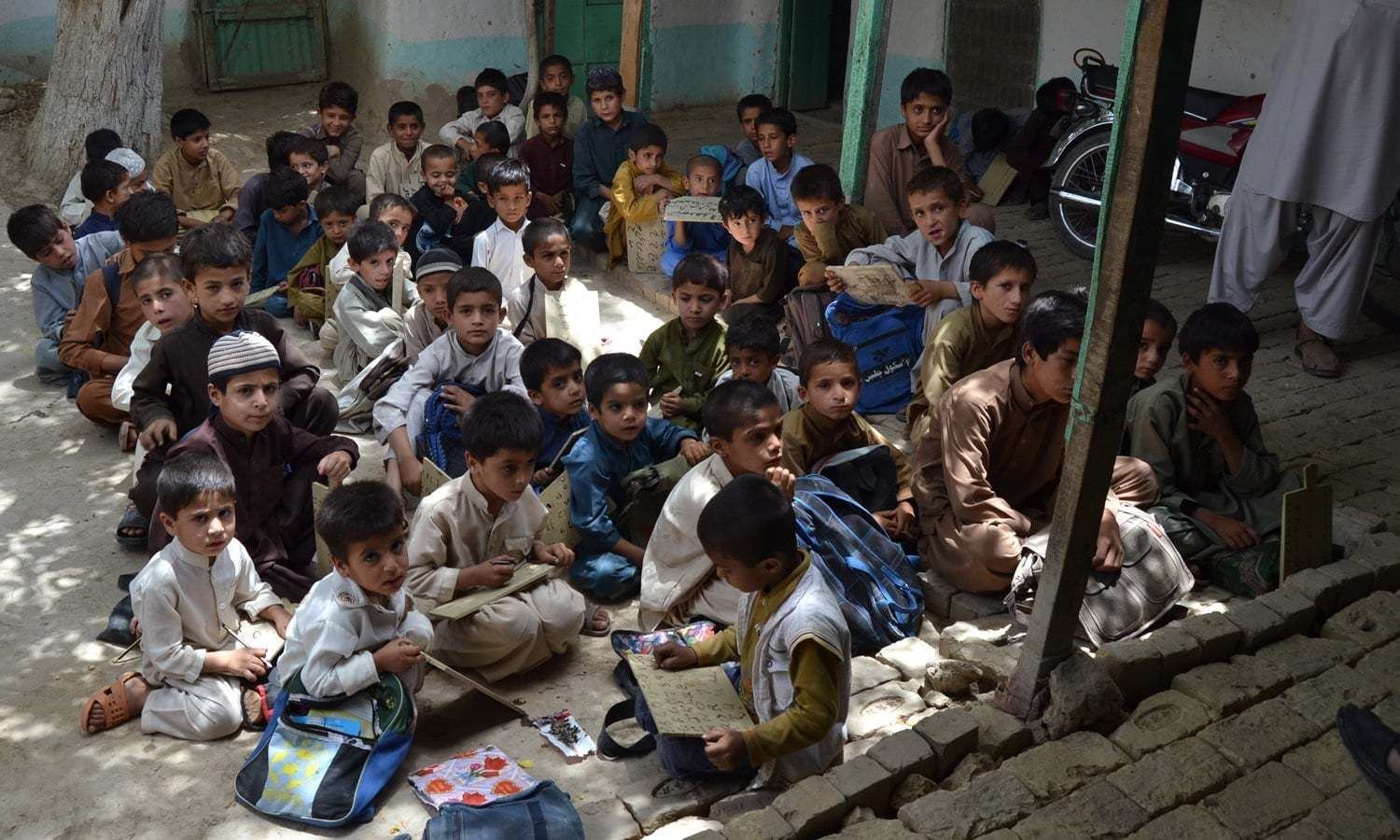 poor-education-system-of-pakistan-govt-school-steemit