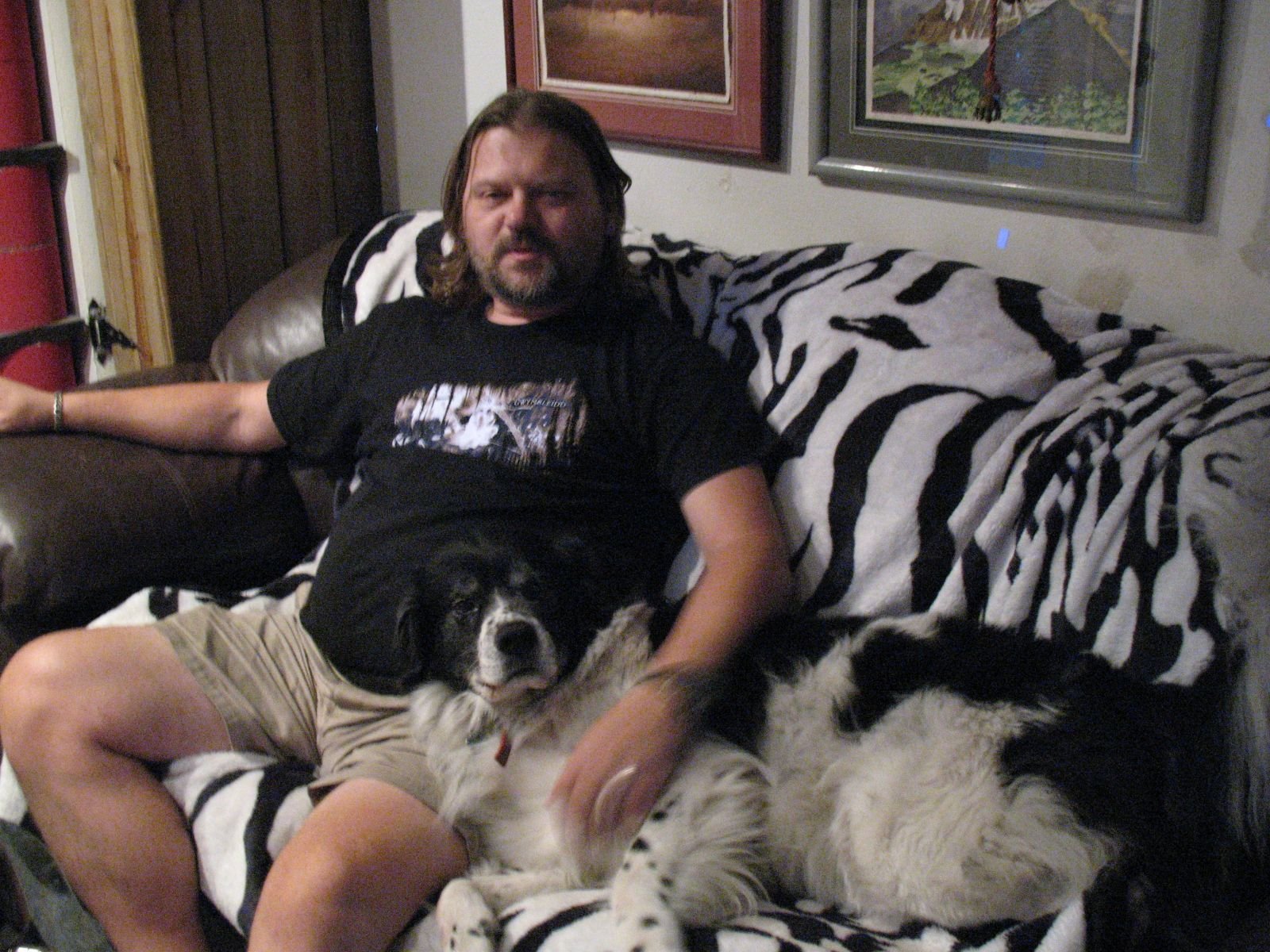 20101104 Why yes, I am a lap dog! 6953.jpg