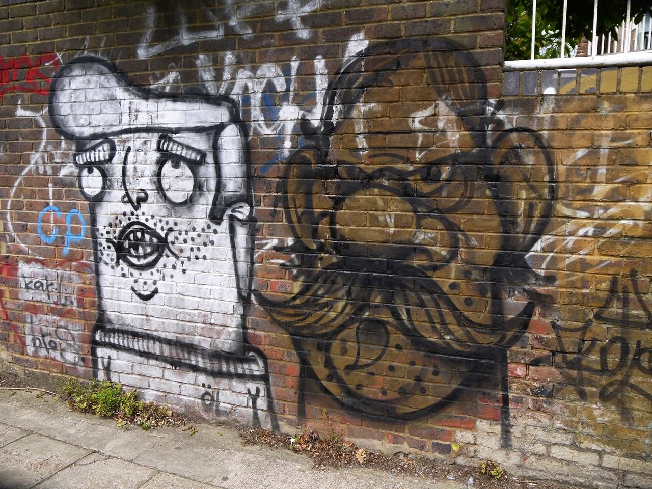 25430566704 - double act character based street art regents.jpg