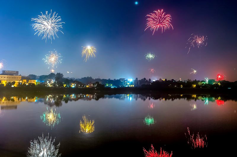 Fireworks_Diwali_Chennai_India_November_2013_b.jpg