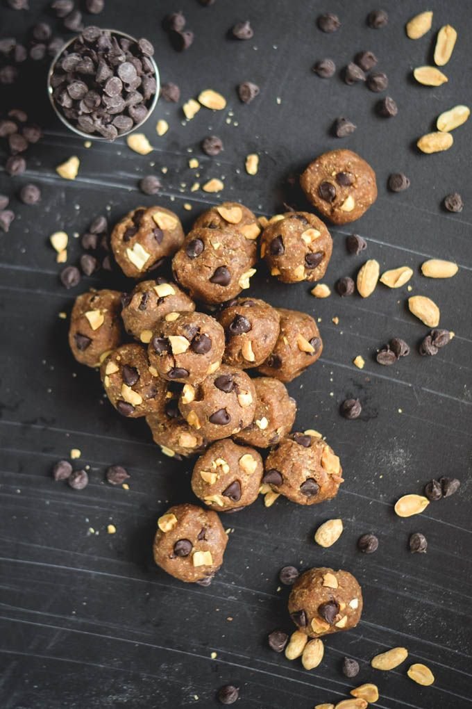 Crunchy Peanut Butter Chocolate Protein Bites (7).jpg