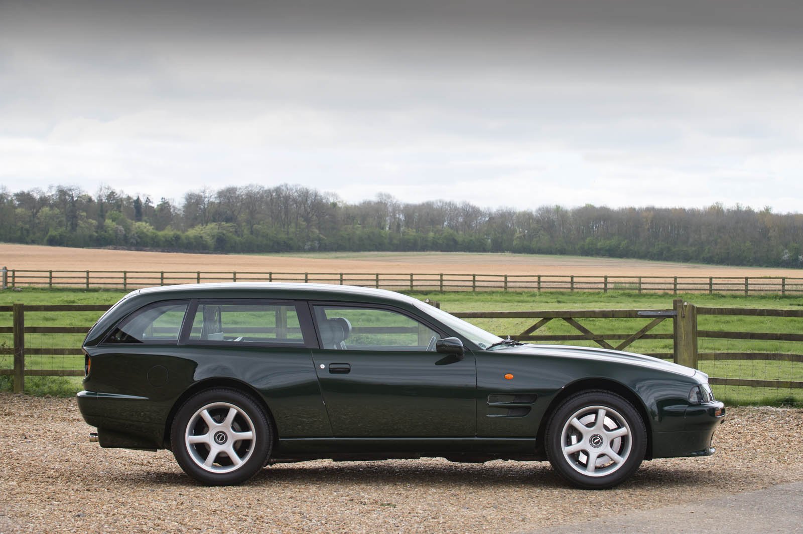 1996-aston-martin-v8-sportsman-estate-car_4.jpg