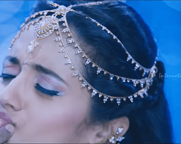 South Indian Actresses Tamanna Bhatia & Trisha Sexy Expressions — Steemit
