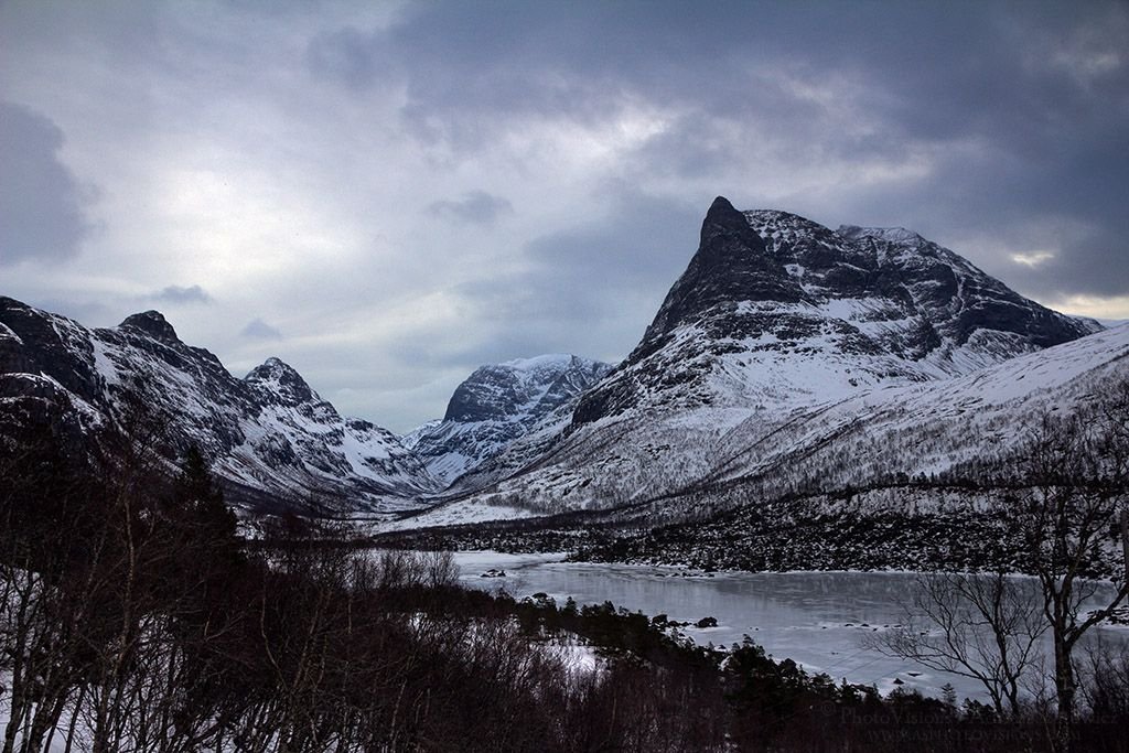 TR011-Innerdalen_valley_in_winter_time.jpg