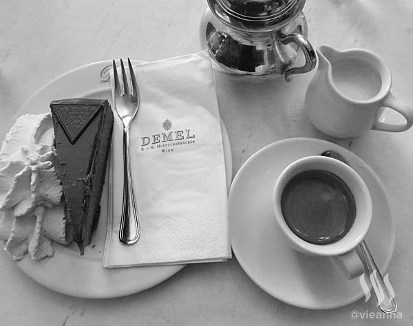 demel_cafe.jpg