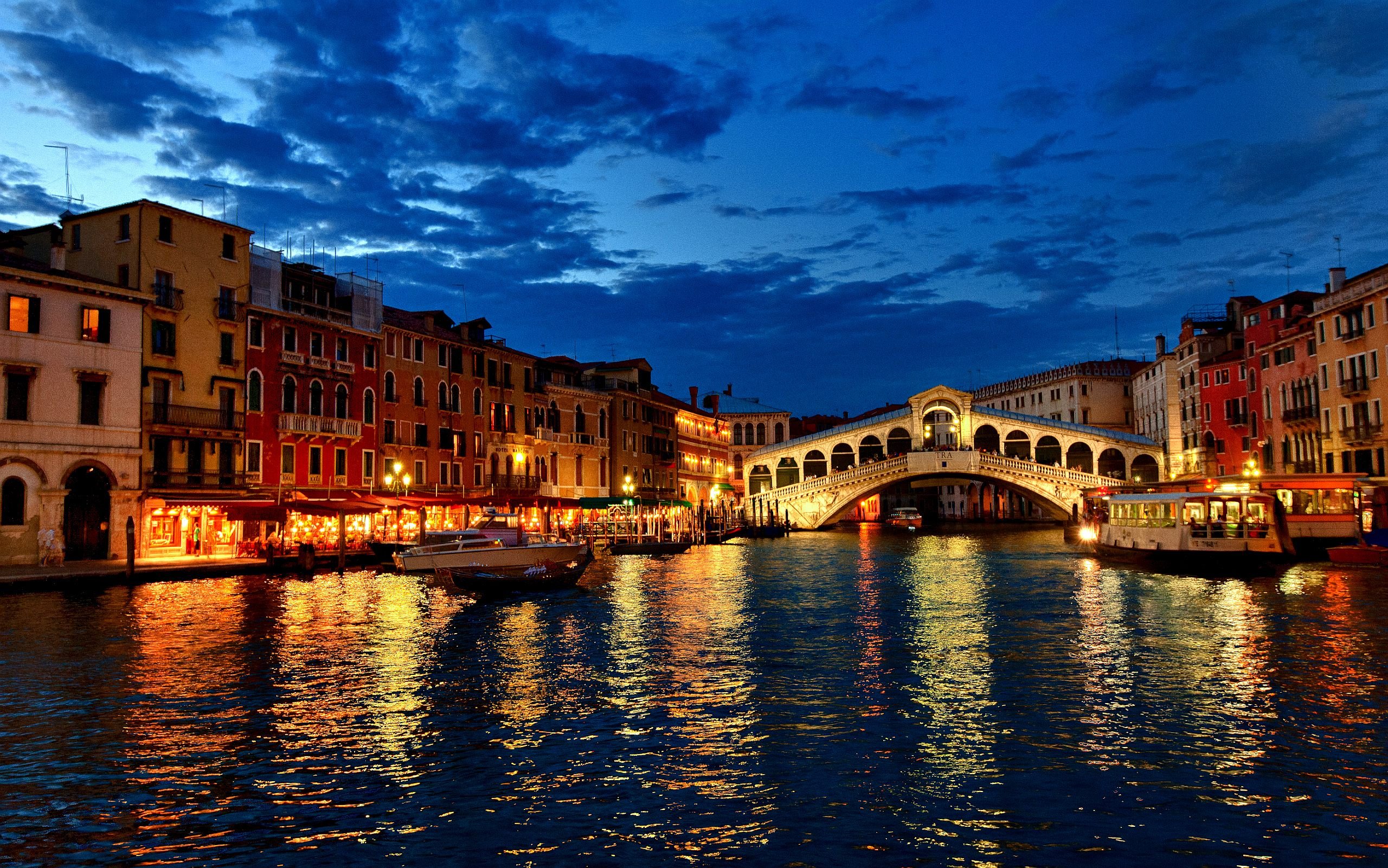 Venice-at-Night.jpg