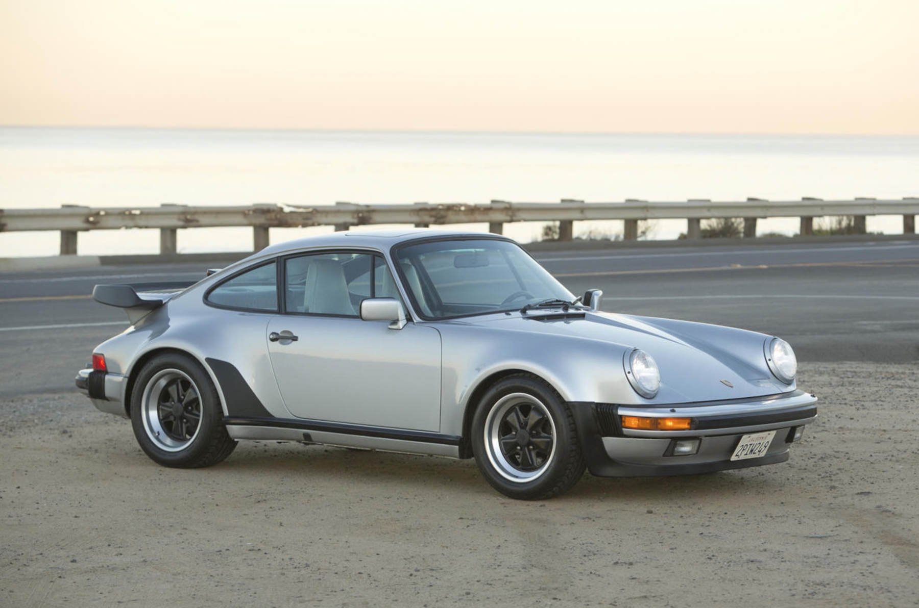 Classic-Porsche-911-Turbo.jpg