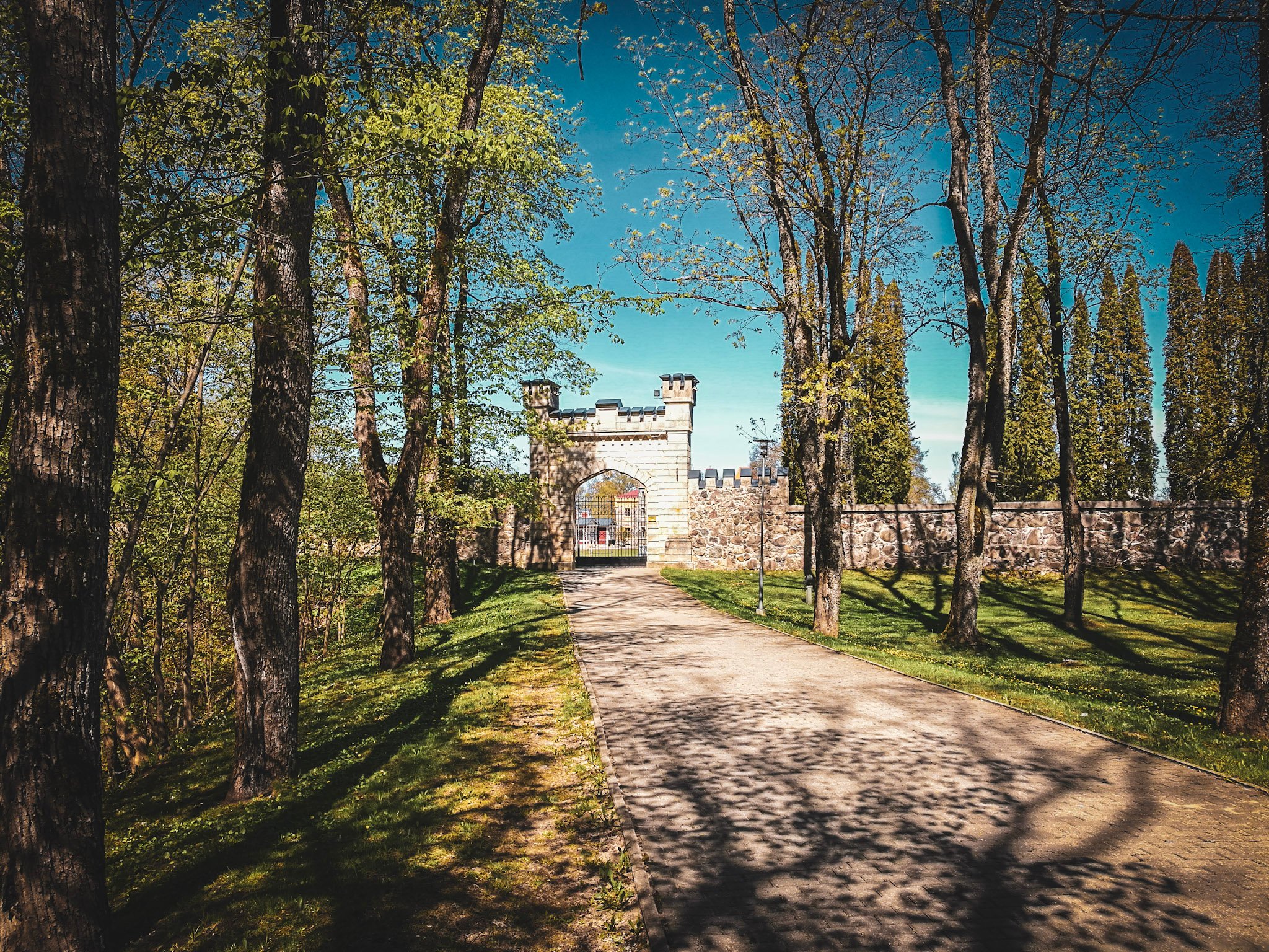 sigulda-castle-entrance.jpg