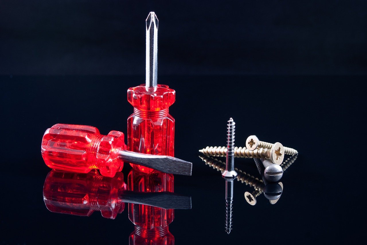 screwdrivers-1073515_1280.jpg