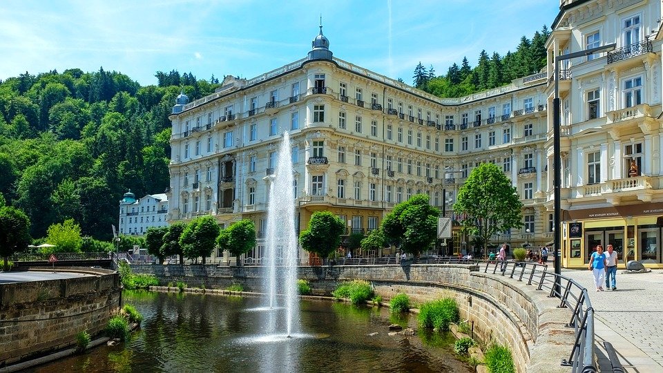 karlovy-vary-2831021_960_720.jpg