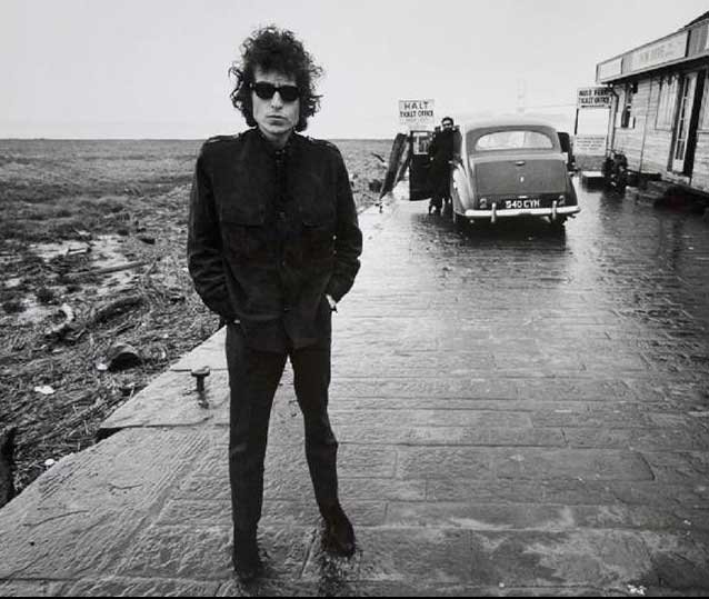 Bob Dylan Aust Ferry, England 1966.jpg