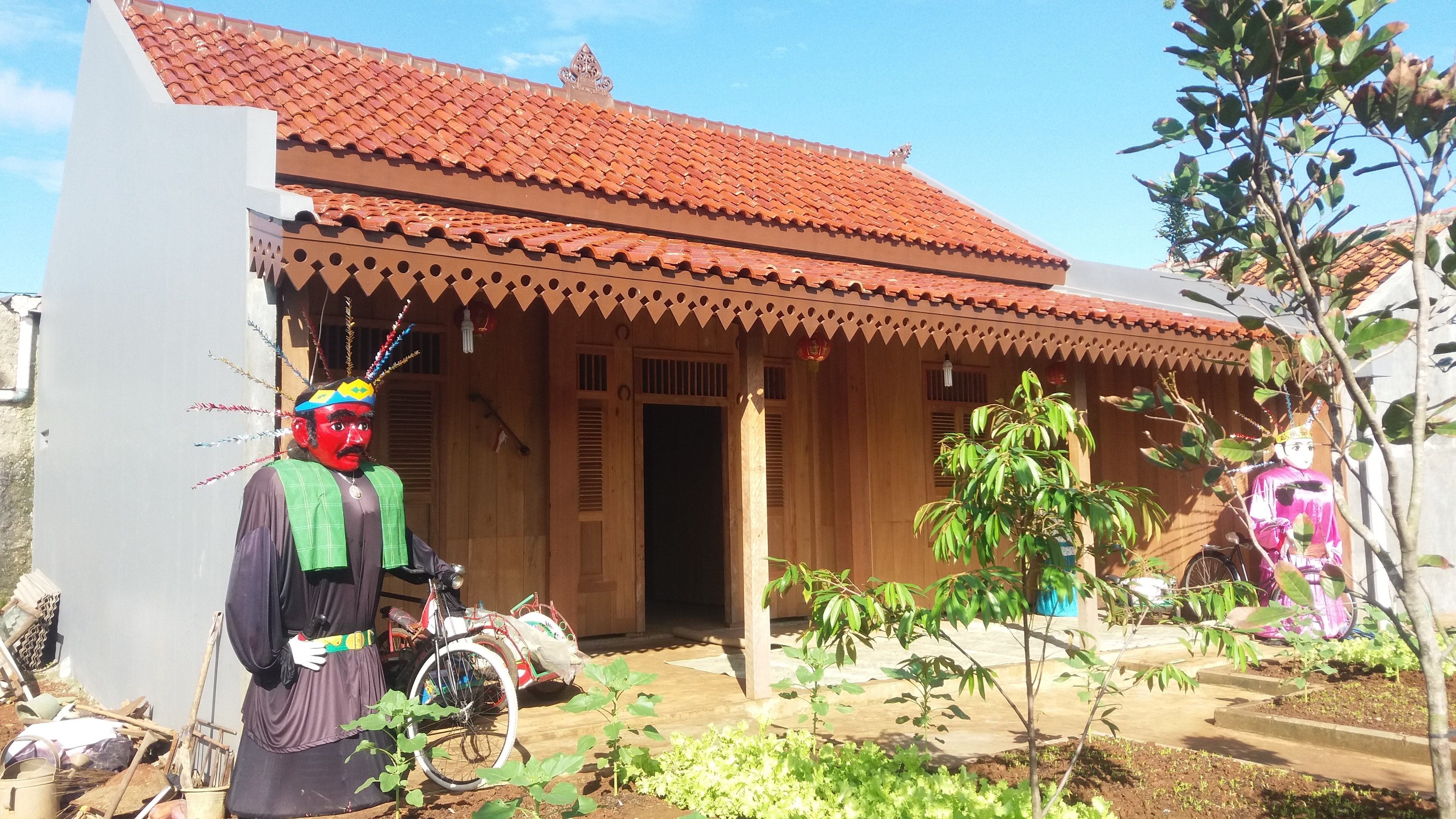  Rumah  tradisional Betawi  yang sudah sangat jarang 