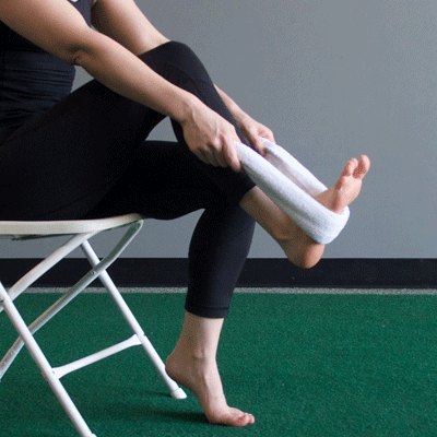 400x400_Plantar_Fasciitis_Stretches_to_Soothe_Heel_Pain_Towel_Pull.gif
