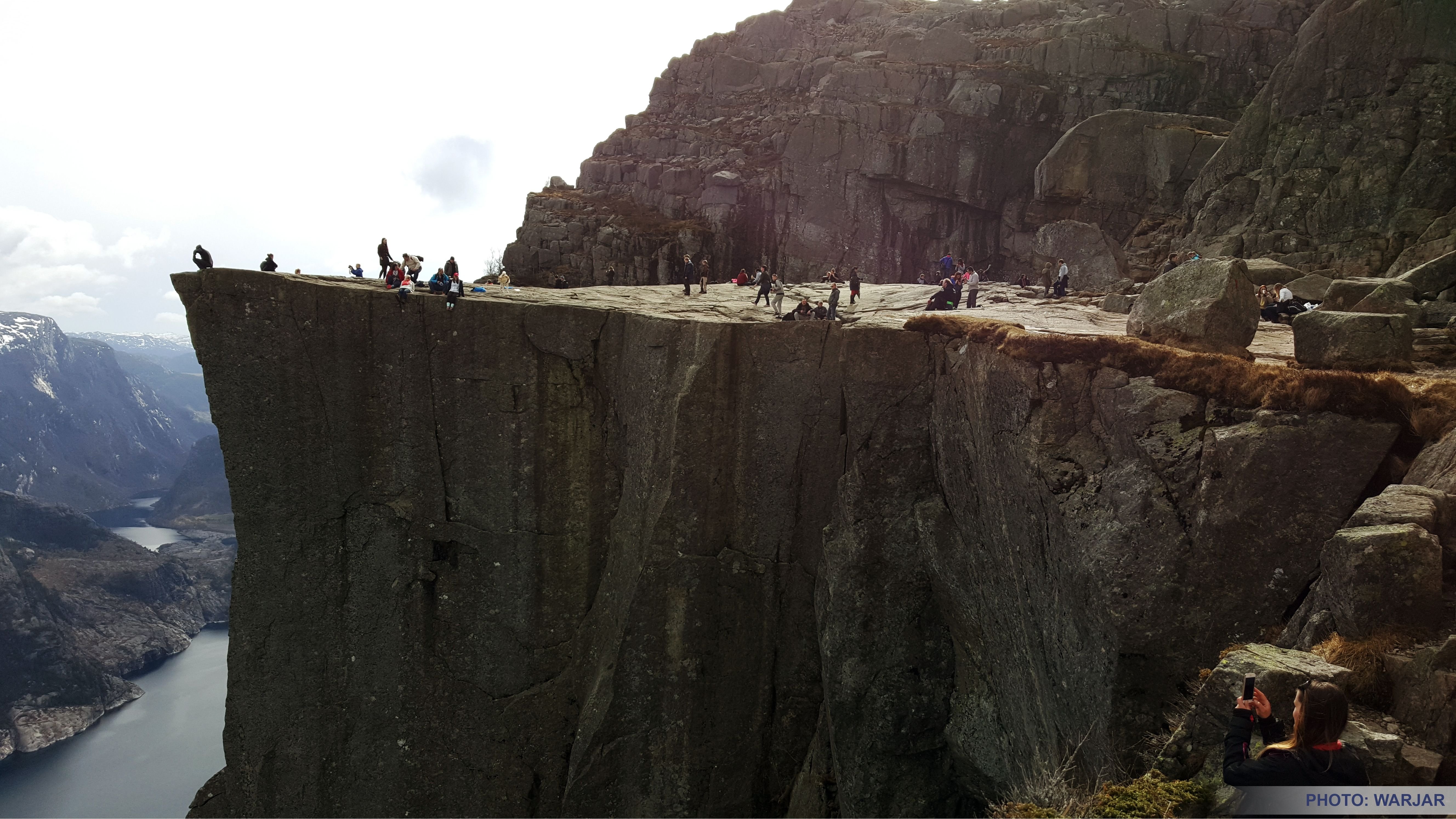 3 preikestolen.jpg