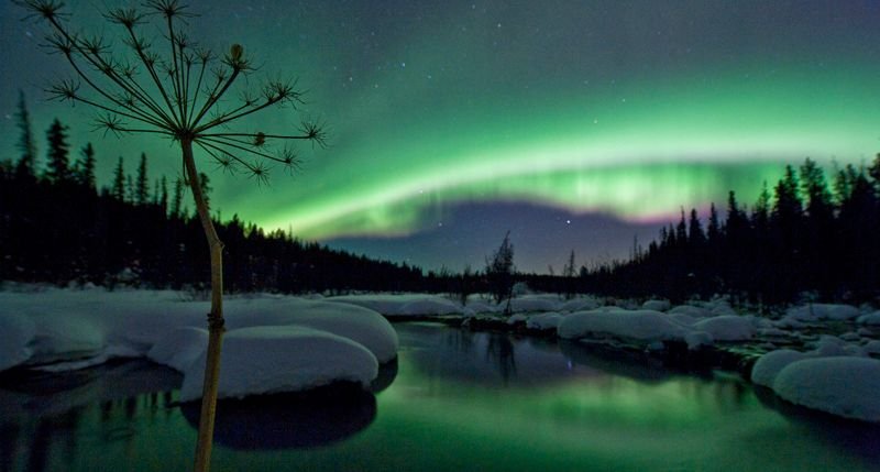 snow_water_and_northern_lights-800x429.jpg