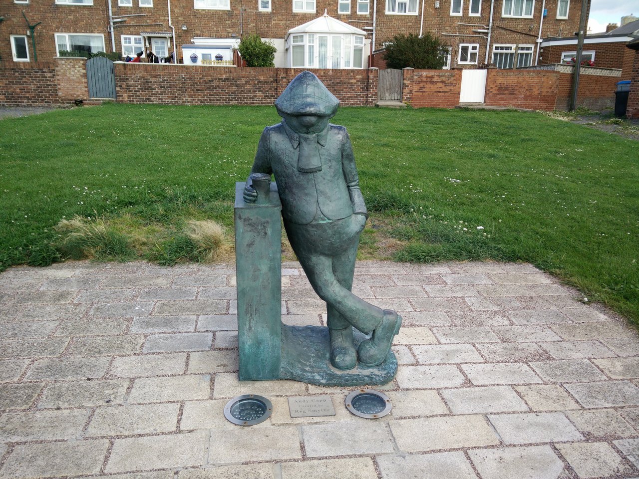 andy capp statue