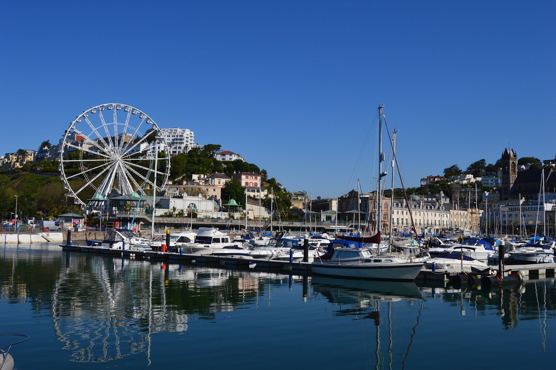 torquay-851605_1920.jpg