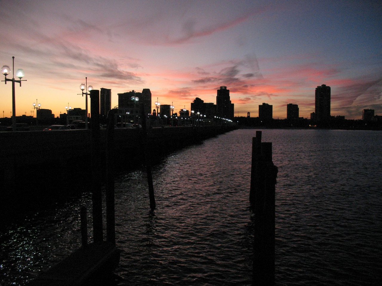 20100120 St Petersburg Pier in Sunset 350.jpg