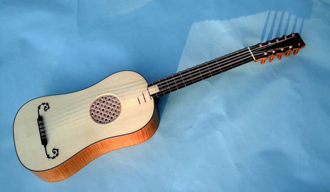 baroqueguitar08_front.jpg