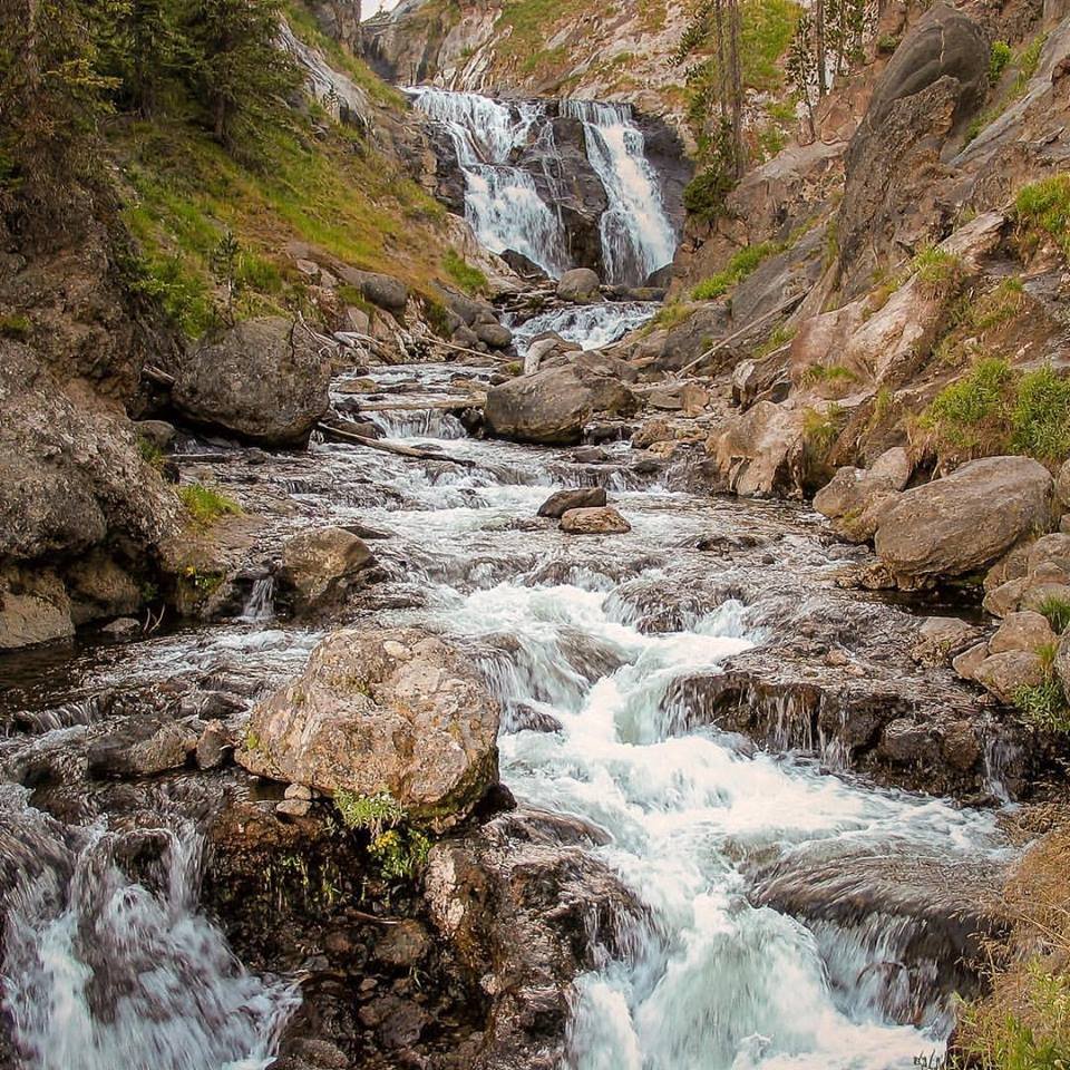 yellowstonemysticfalls1.jpg