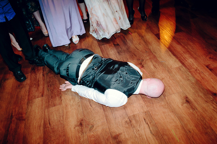 Fun-Wedding-Photographer-29.gif