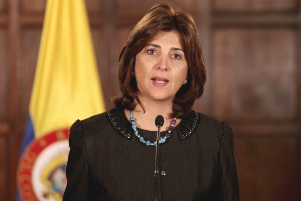 Maria-Angela-Holguin-canciller.jpg