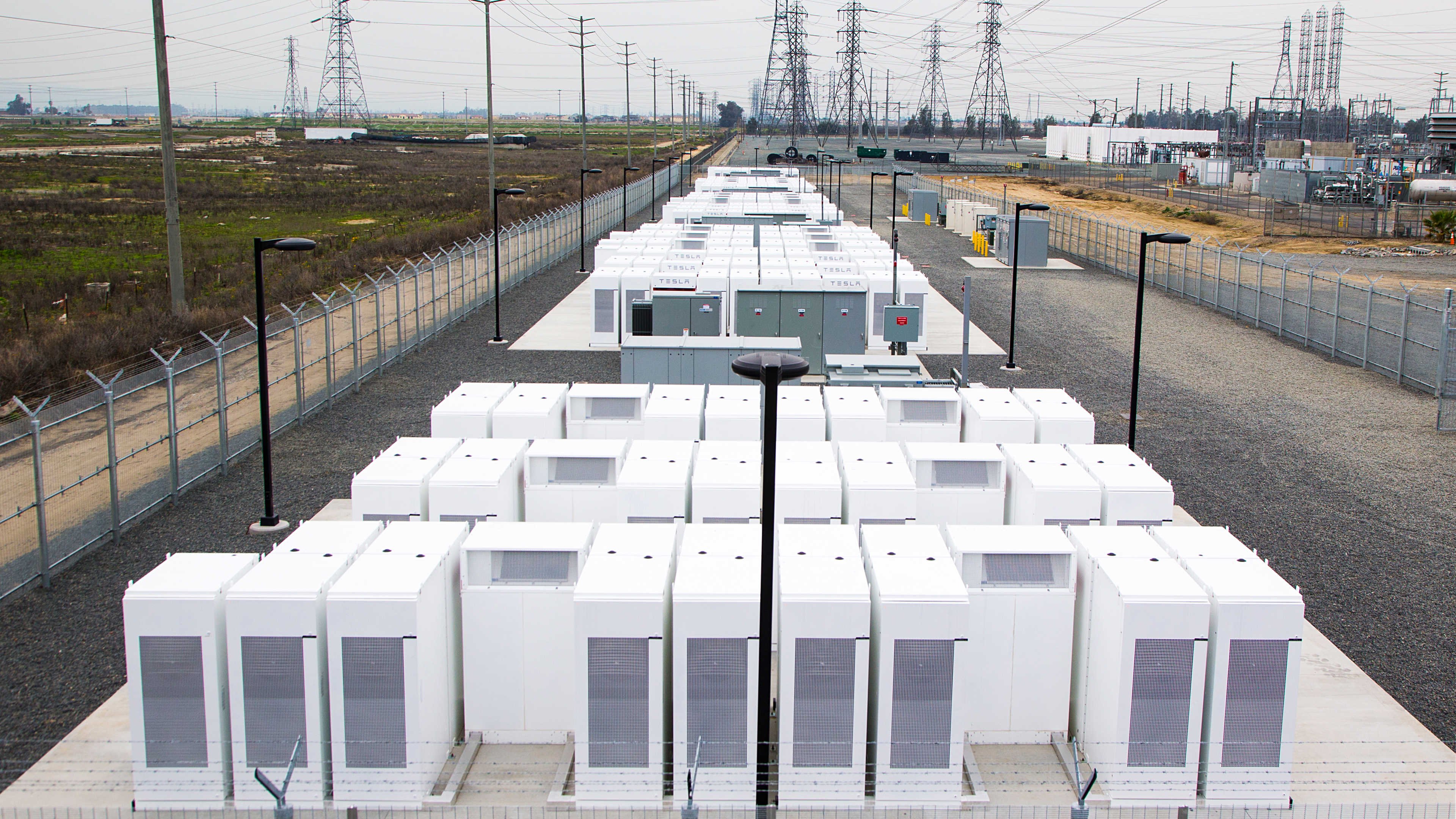 tesla_powerpack_2.jpg