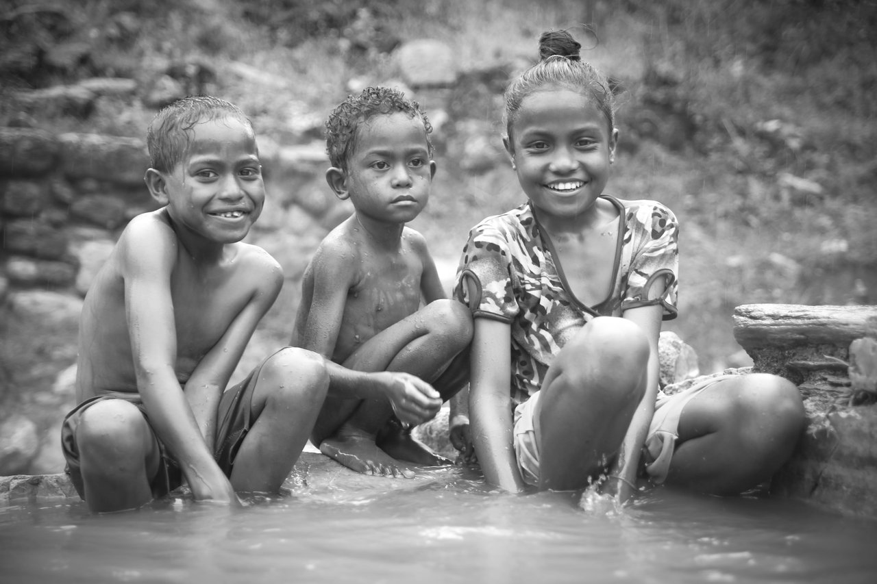 kids marobo bnw.jpg