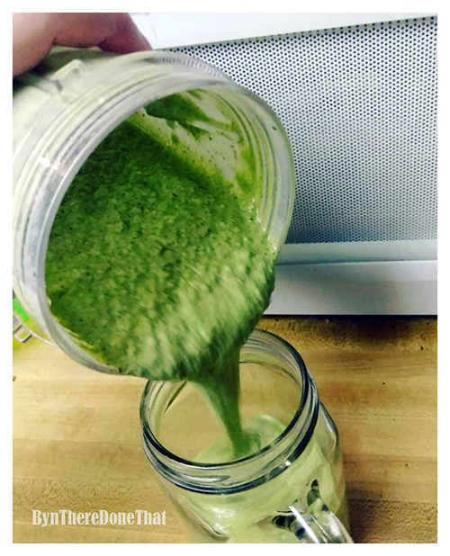 ww-mint-smoothie-pour.png