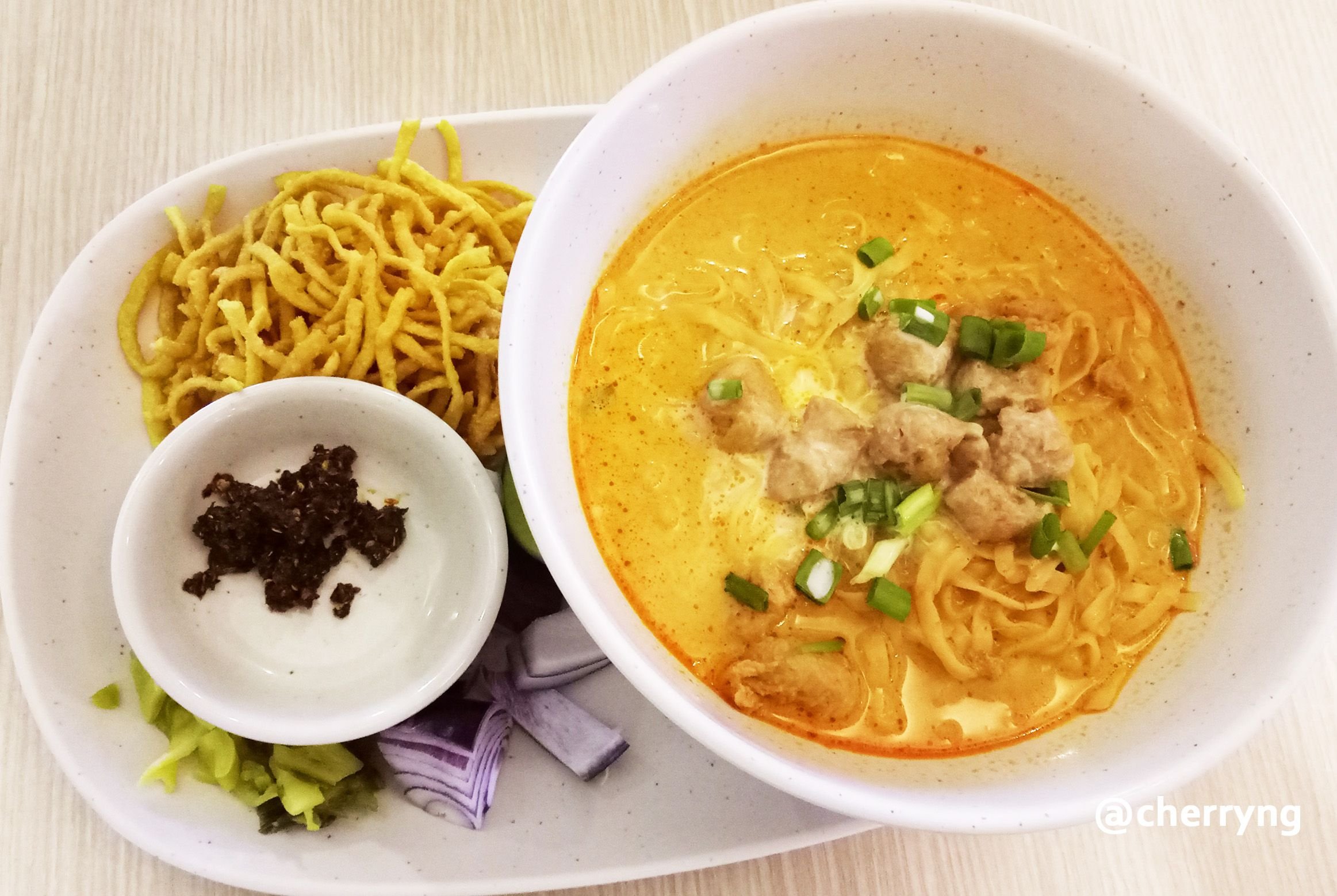 khao soi thai vegan curry noodles.jpg