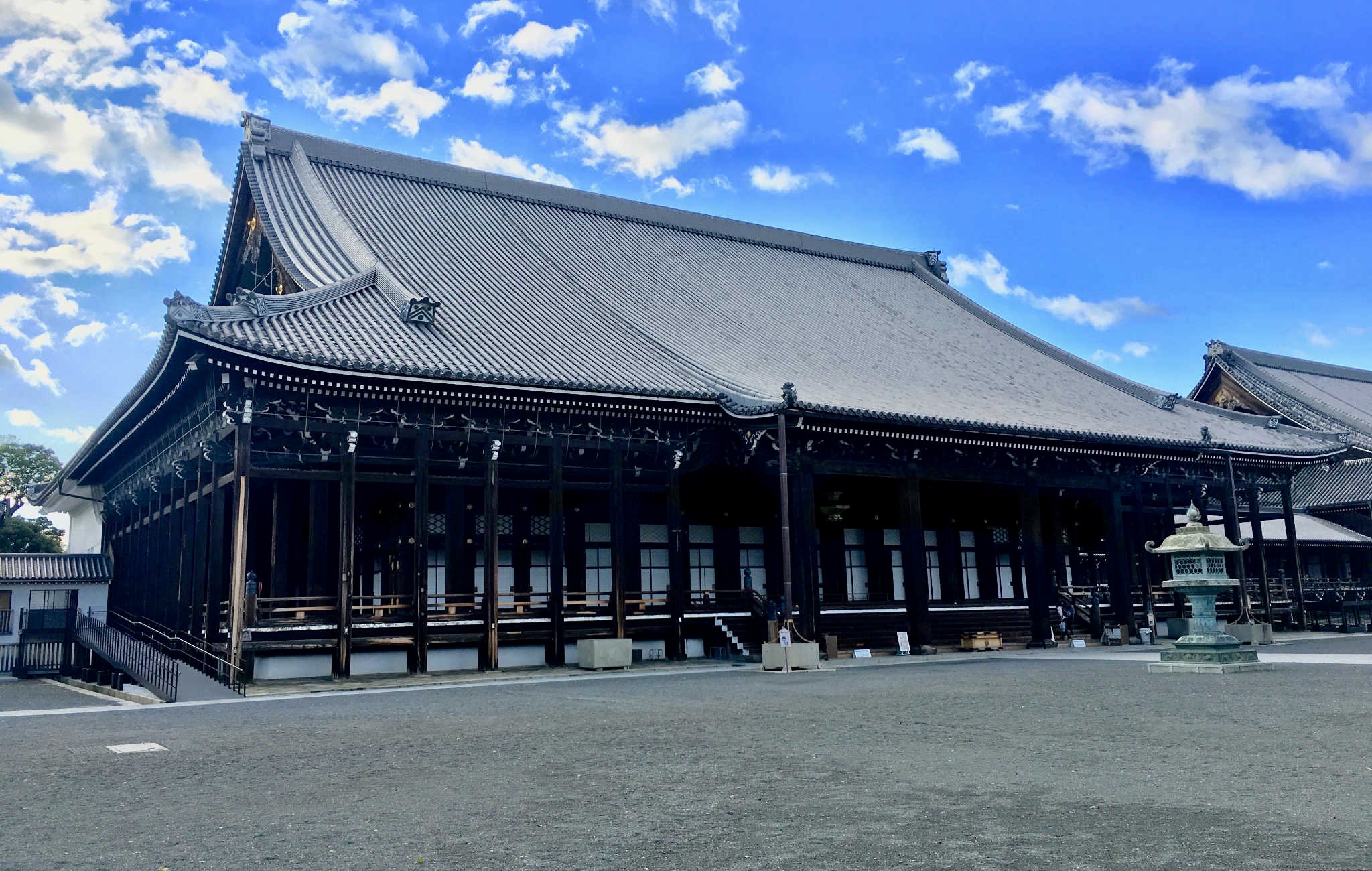 nishi_hongan-ji.jpg