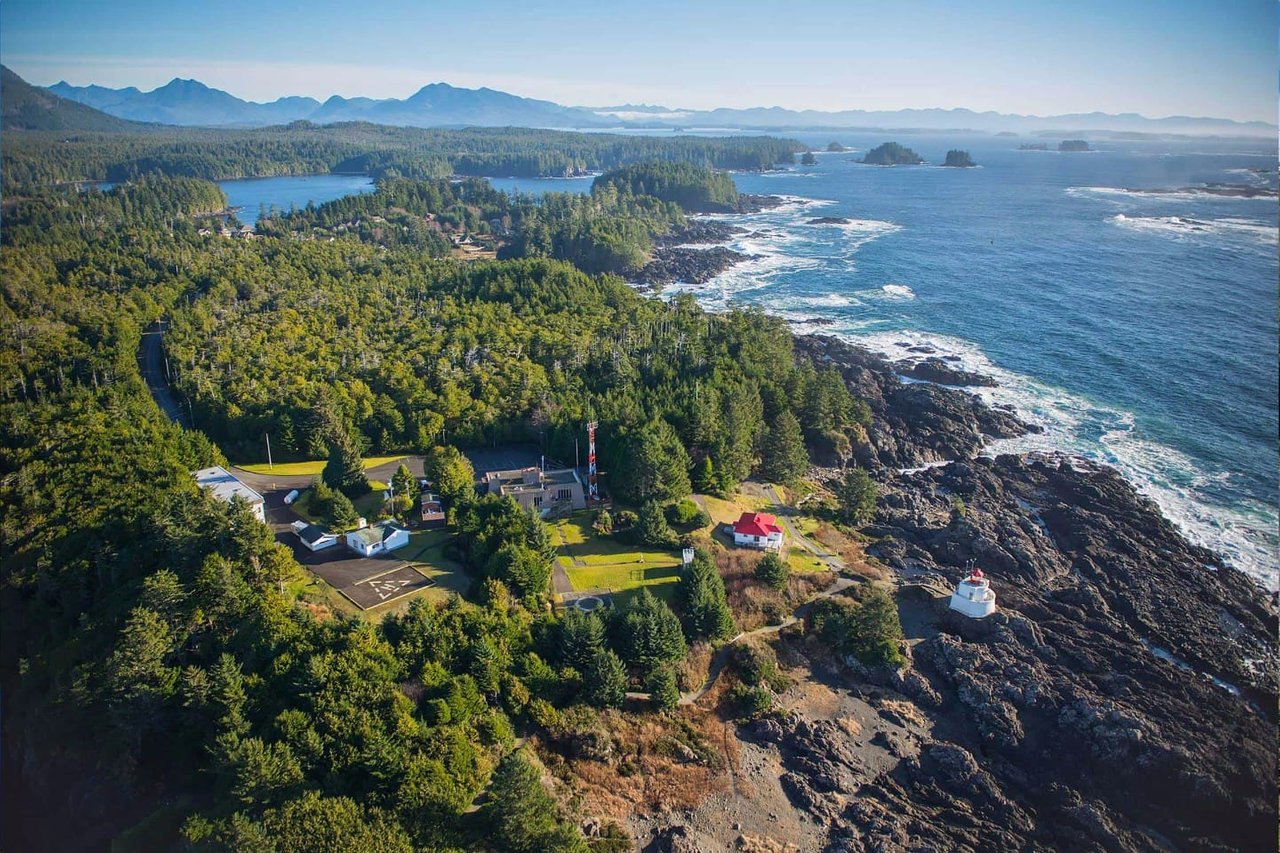 Amphitrite-ligthouse-Ucluelet-At-Sunrise-Brian-Congdon-min-min.jpg