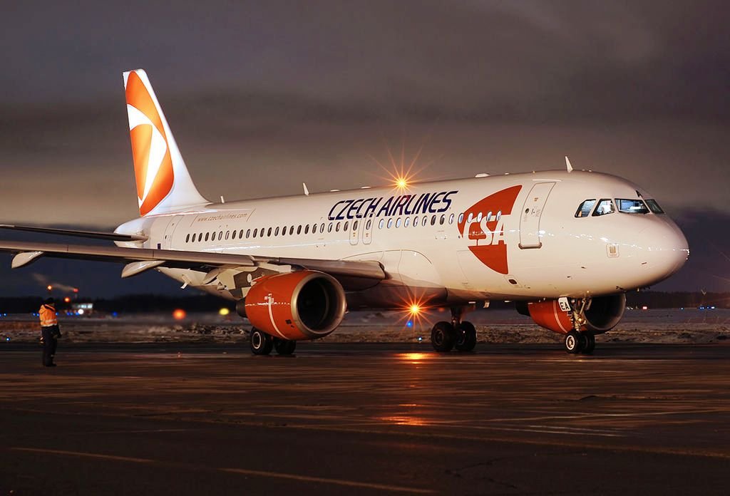 CSA_-_Czech_Airlines_Airbus_A320-214_OK-GEA_(3127525602).jpg