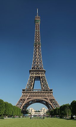 Tour Eiffel Wikimedia Commons (cropped)