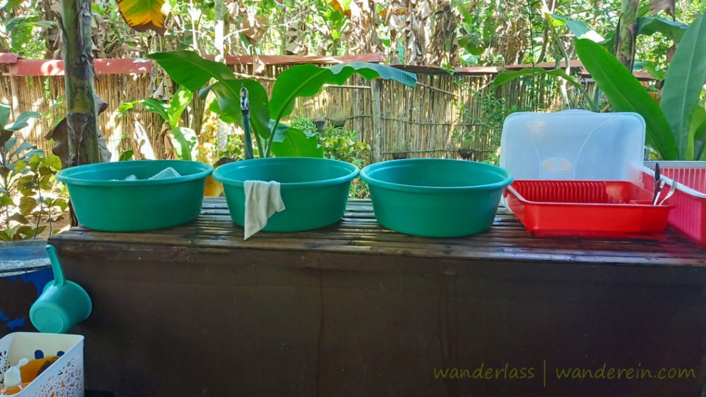 Dishwashing at Bahay Kalipay