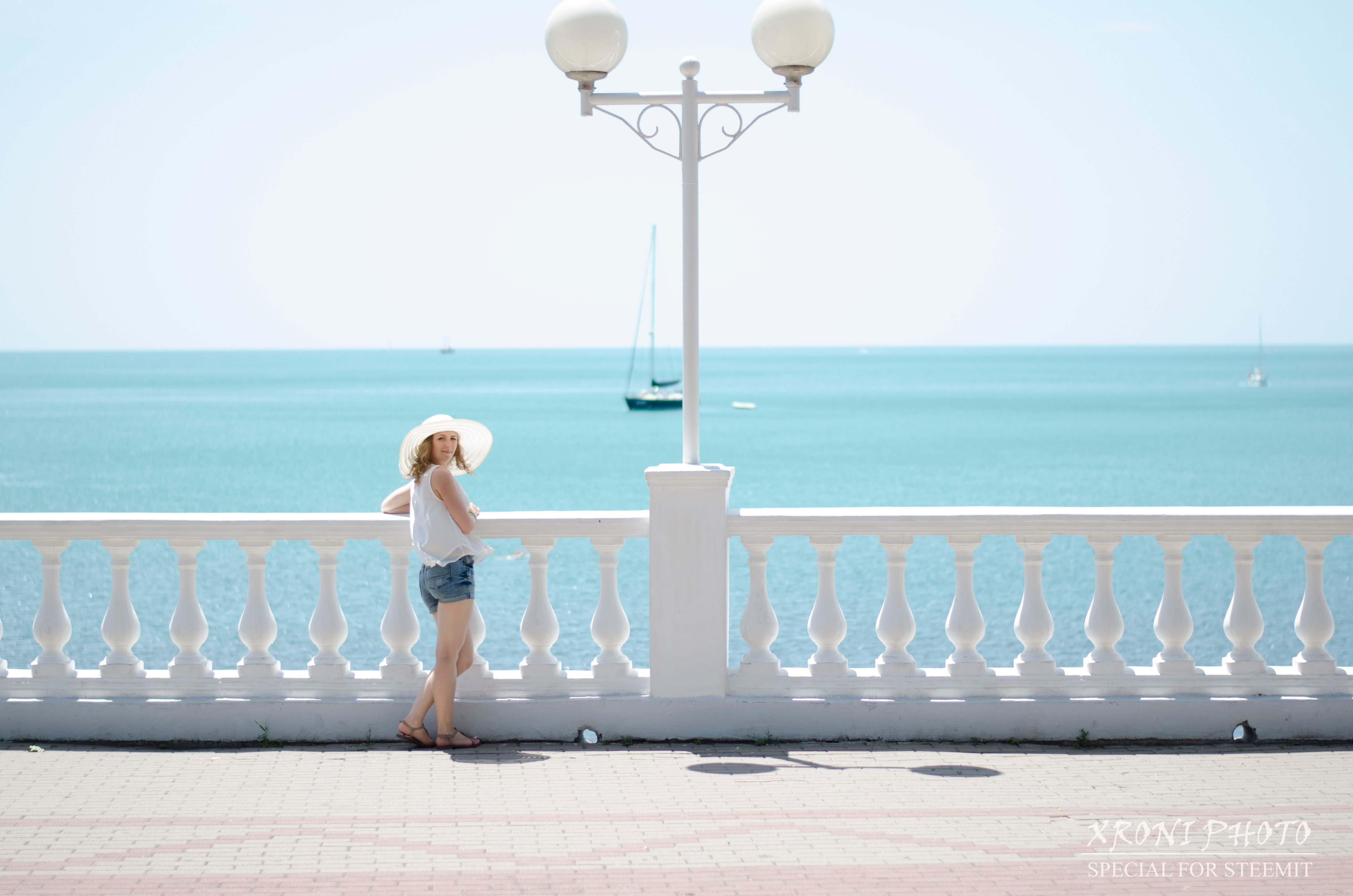 Wonderful man brought the woman to Gelendzhik Wonderful man brought the woman to Gelendzhik