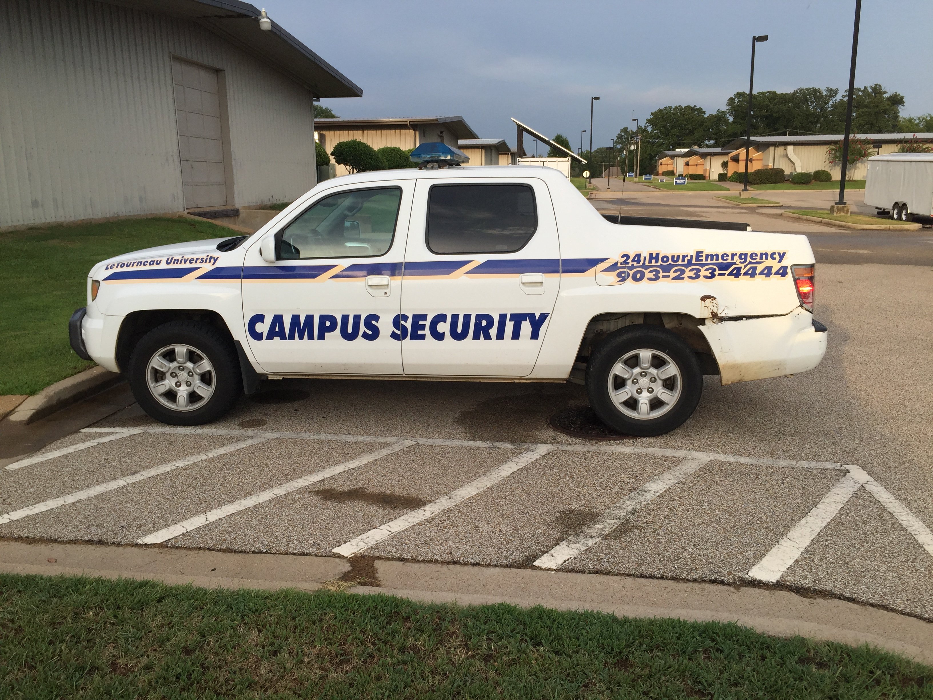 an-inside-look-into-the-life-of-a-night-shift-security-guard-is-it