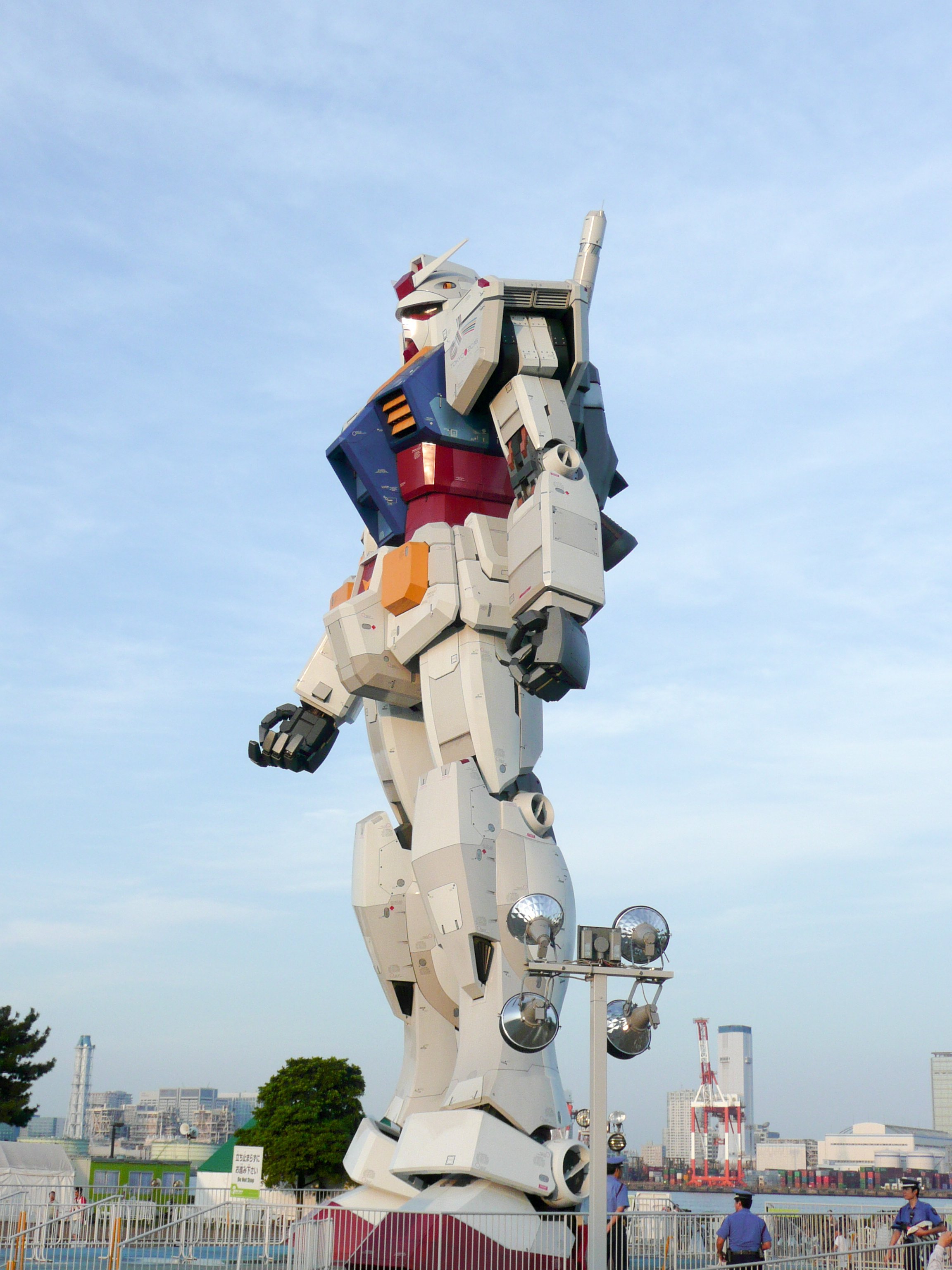 gundam statue