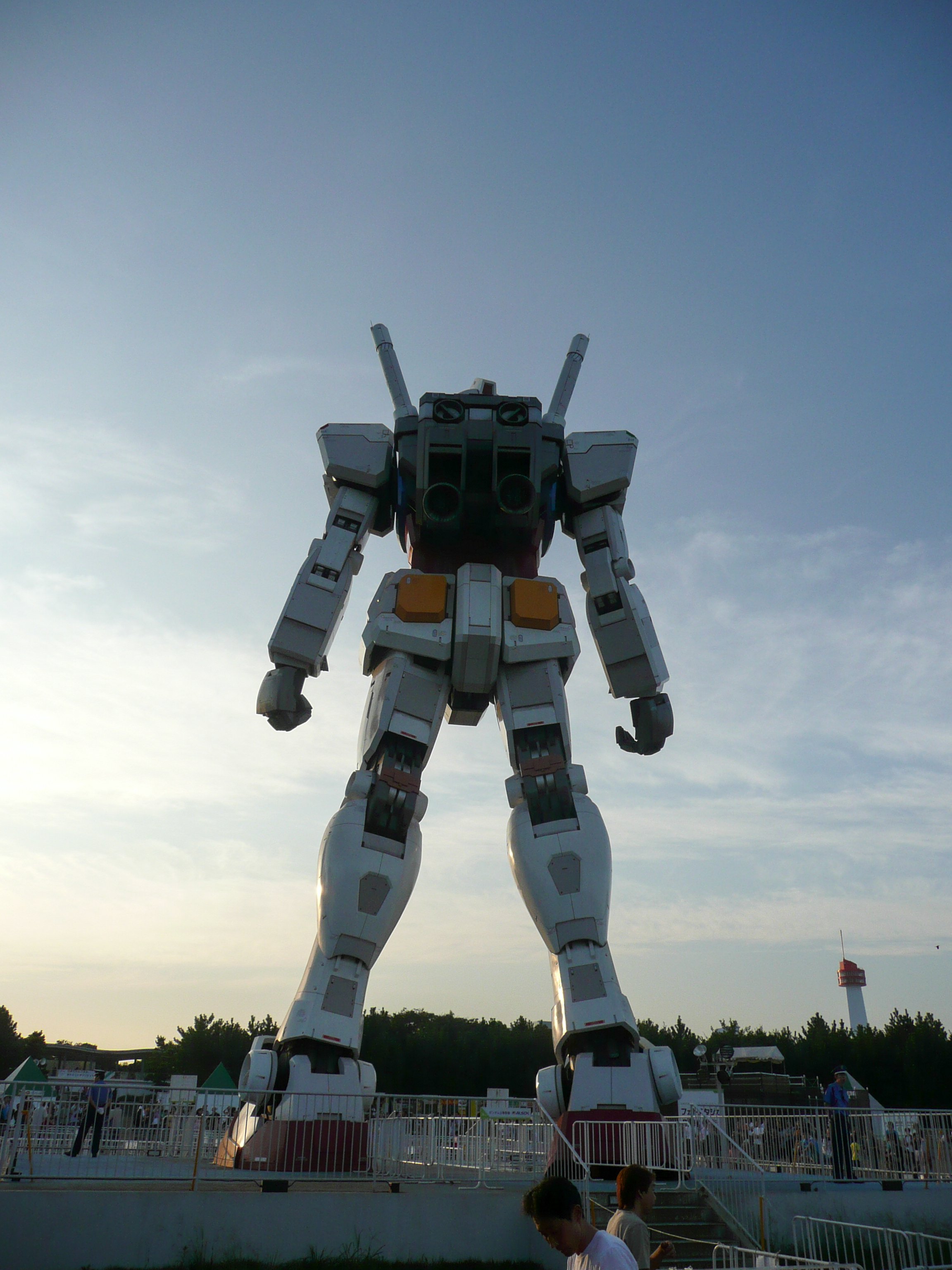 gundam statue