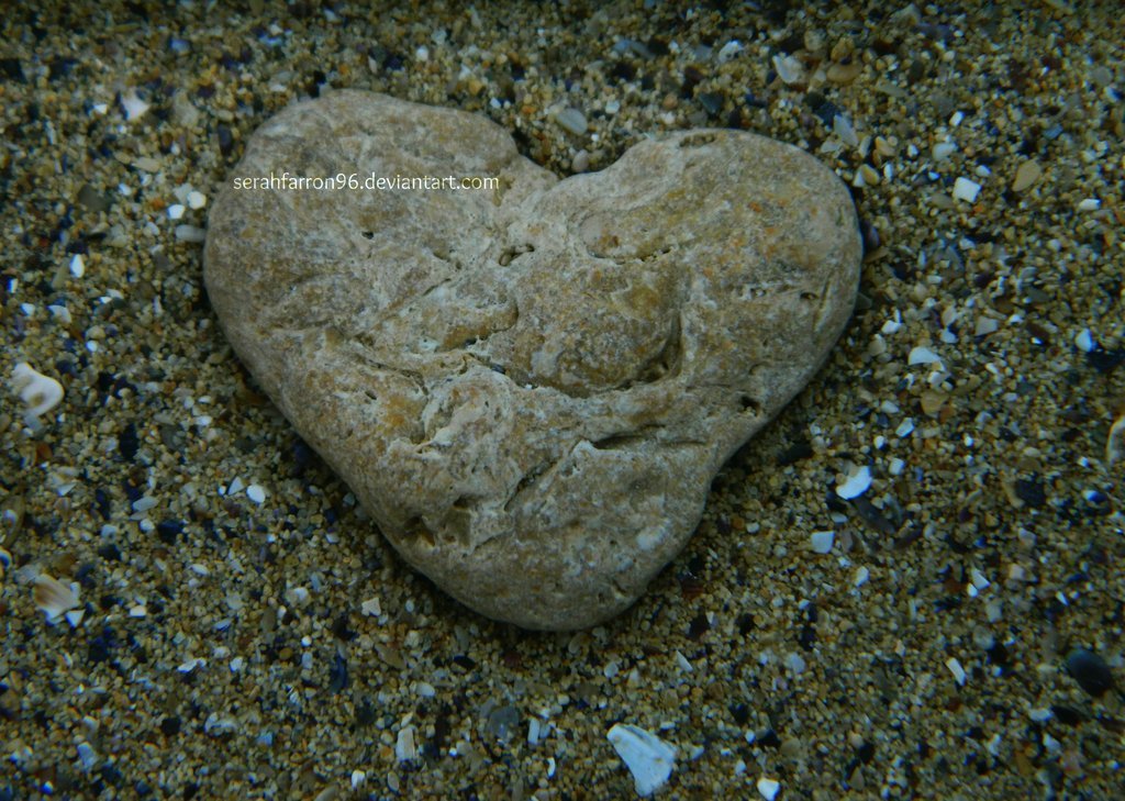 stone_heart_by_serahfarron96-d59a6xa7c145.jpg