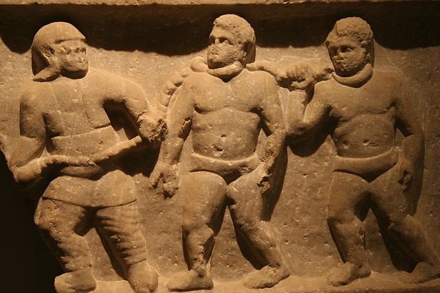 640px-Roman_collared_slaves_-_Ashmolean_Museum80107.jpg