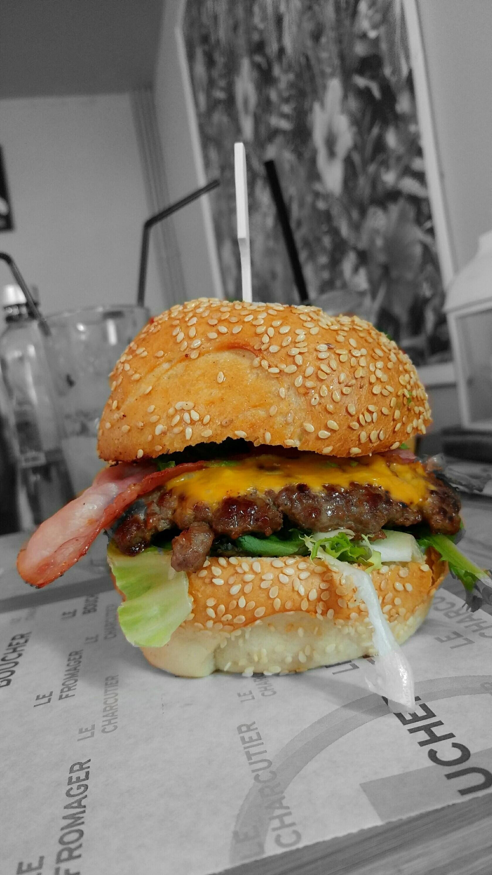 Hamburger- a guilty pleasure - Steemkr
