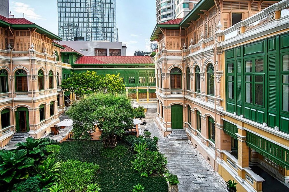 House on Sathorn courtyard