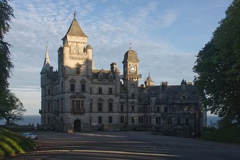 dunrobin-castle-g26a981612_640.jpg